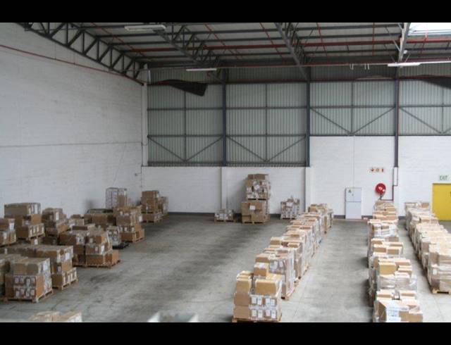 3,464M² FACTORY TO LET IN PAARDEN EILAND